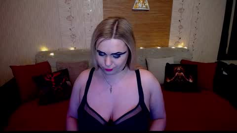 Snapshot of annessixreign chatting on December 2024 12:20:01 AM AnnessixReign online show from December 2024 12:20:01 AM