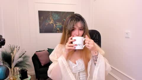 annetli online show from May 2026 03:23:01 AM