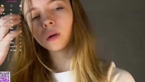 Snapshot of annettaregino chatting on November 2025 07:05:01 PM Eva online show from November 2025 07:05:01 PM