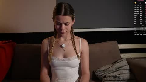 Anne online show from May 2026 08:16:01 PM