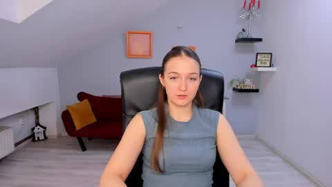 annewilsonn online show from April 2026 11:05:01 AM