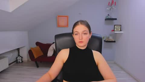annewilsonn online show from April 2026 03:36:02 PM