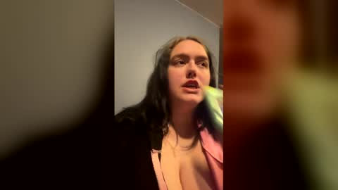 Anngray online show from February 2026 07:45:02 AM