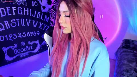 Snapshot of anni_420_ chatting on December 2024 04:24:01 AM Nikoll online show from December 2024 04:24:01 AM