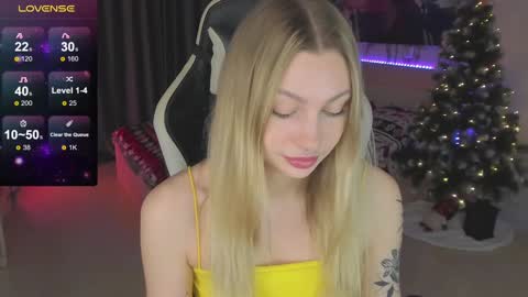 Snapshot of annie69kiss chatting on January 2025 10:13:02 PM Annie online show from January 2025 10:13:02 PM