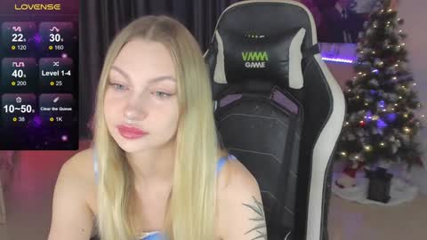 Snapshot of annie69kiss chatting on February 2025 11:13:02 PM Annie online show from February 2025 11:13:02 PM