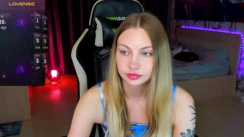 Snapshot of annie69kiss chatting on September 2025 11:50:01 PM Annie online show from September 2025 11:50:01 PM