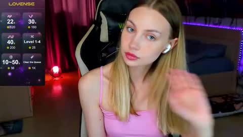 Snapshot of annie69kiss chatting on September 2025 07:34:02 AM Annie online show from September 2025 07:34:02 AM