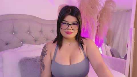 annie_20_ online show from June 2026 06:17:01 PM