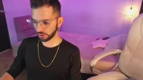 Snapshot of annie_and_ryan chatting on December 2025 04:29:02 AM Annie And Ryan online show from December 2025 04:29:02 AM