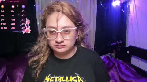 Snapshot of annie_bigboobs_ chatting on February 2025 09:05:02 PM Ana Bolena independent model online show from February 2025 09:05:02 PM