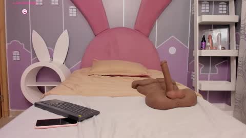 annie_cute18 online show from December 2024 02:48:02 AM