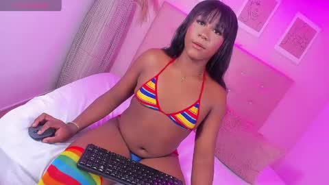 annie_dolce_ online show from April 2026 10:04:02 PM