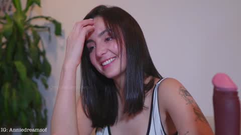 Snapshot of annie_dreams chatting on January 2025 10:16:02 PM Annie online show from January 2025 10:16:02 PM