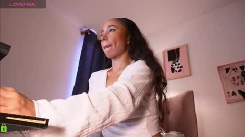 Snapshot of annie_es chatting on February 2026 12:23:01 PM Annie online show from February 2026 12:23:01 PM