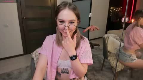 Snapshot of annie_leone chatting on March 2026 06:49:01 PM Annie online show from March 2026 06:49:01 PM