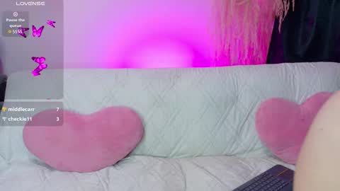 Snapshot of annie_loff chatting on March 2026 11:42:01 PM annie_loff online show from March 2026 11:42:01 PM