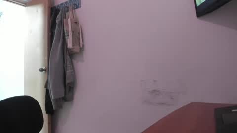 annie_rosse1017 online show from April 2026 09:45:02 PM