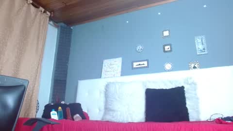 Snapshot of annie_scott_ chatting on February 2025 11:23:02 PM annie_scott_ online show from February 2025 11:23:02 PM