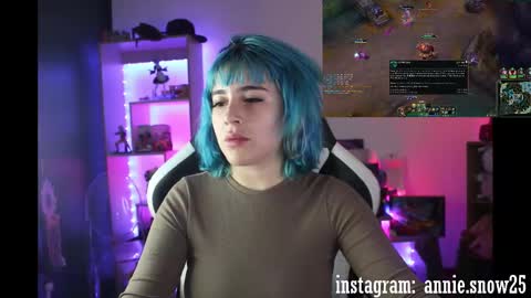 Snapshot of annie_snow_ chatting on January 2025 02:57:01 AM JEANNE no olvides seguirme dont forget follow me uu online show from January 2025 02:57:01 AM