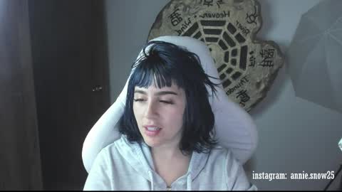 Snapshot of annie_snow_ chatting on February 2025 12:30:01 AM JEANNE no olvides seguirme dont forget follow me uu online show from February 2025 12:30:01 AM