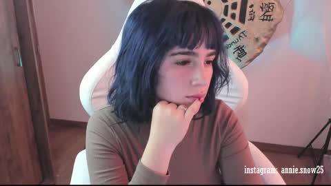 Snapshot of annie_snow_ chatting on February 2025 06:57:02 PM JEANNE no olvides seguirme dont forget follow me uu online show from February 2025 06:57:02 PM