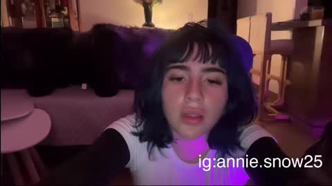 Snapshot of annie_snow_ chatting on February 2025 11:59:01 PM JEANNE no olvides seguirme dont forget follow me uu online show from February 2025 11:59:01 PM