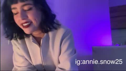Snapshot of annie_snow_ chatting on March 2025 10:10:01 PM JEANNE no olvides seguirme dont forget follow me uu online show from March 2025 10:10:01 PM
