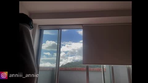 Snapshot of annie_snow_ chatting on September 2025 07:36:01 PM JEANNE no olvides seguirme dont forget follow me uu online show from September 2025 07:36:01 PM