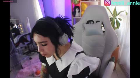 JEANNE no olvides seguirme dont forget follow me  uu online show from April 2026 10:33:01 PM