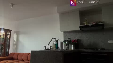 JEANNE no olvides seguirme dont forget follow me  uu online show from July 2026 10:45:01 PM