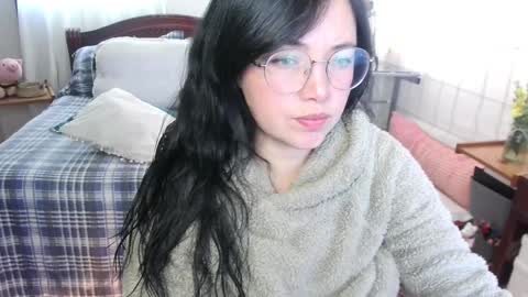 Snapshot of annie_swan_18 chatting on January 2025 04:11:01 PM LAURA - A n n i e S w a n online show from January 2025 04:11:01 PM