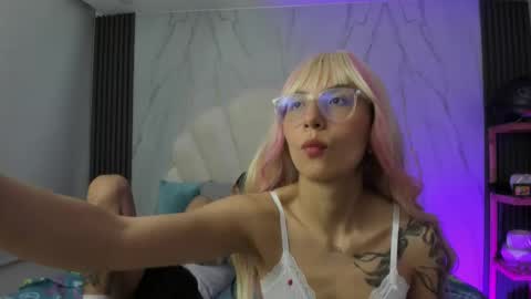 Annie And Leandro online show from February 2026 10:26:01 PM