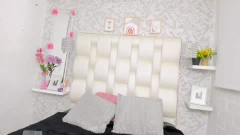Snapshot of anniee_love_ chatting on March 2025 12:45:01 PM Anto online show from March 2025 12:45:01 PM