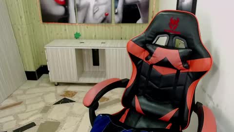 Anniee online show from January 2025 05:51:02 PM