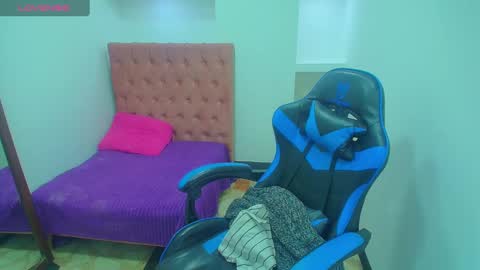 Anniee online show from February 2025 05:37:02 PM