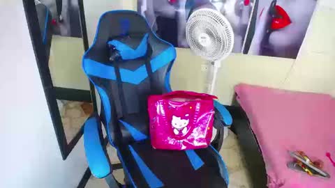 Anniee online show from September 2025 02:05:02 PM