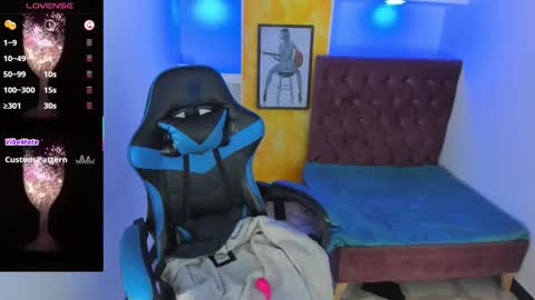 Anniee online show from November 2025 01:11:01 PM