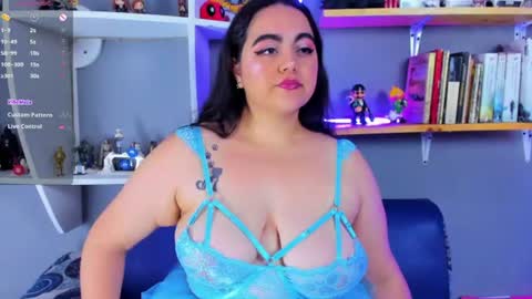 Snapshot of annieesweett_ chatting on June 2026 11:15:01 AM Annie Sweet Cherry online show from June 2026 11:15:01 AM