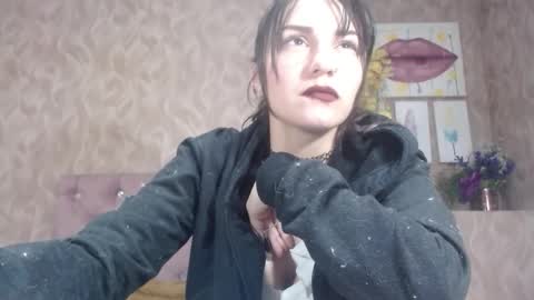 Annie online show from September 2025 06:02:02 PM