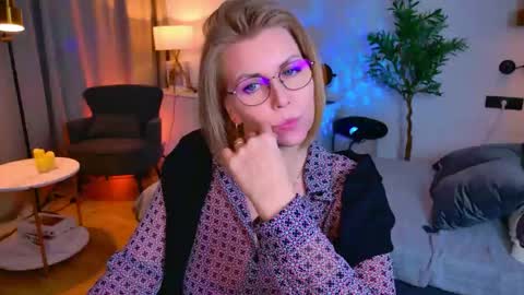 Annie online show from April 2026 01:41:02 PM