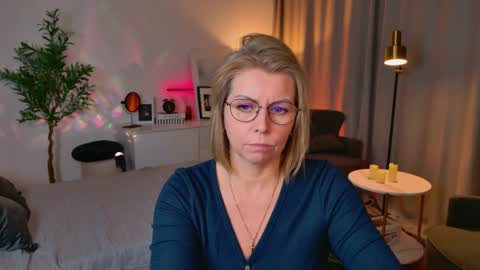 Annie online show from April 2026 07:17:02 AM