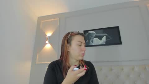 Snapshot of anniemartinezz chatting on December 2024 11:54:02 AM Annie online show from December 2024 11:54:02 AM