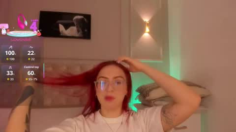 Snapshot of anniemartinezz chatting on September 2025 12:15:02 PM Annie online show from September 2025 12:15:02 PM