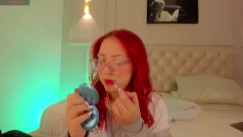 Snapshot of anniemartinezz chatting on September 2025 12:05:02 PM Annie online show from September 2025 12:05:02 PM