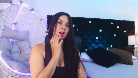 Snapshot of anniestone_ chatting on September 2025 07:37:01 PM ANNIE online show from September 2025 07:37:01 PM