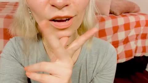 Snapshot of annietinky chatting on September 2025 02:35:01 AM annietinky online show from September 2025 02:35:01 AM