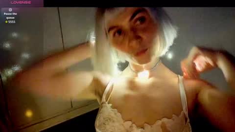 Snapshot of annietinky chatting on October 2025 04:20:01 AM annietinky online show from October 2025 04:20:01 AM