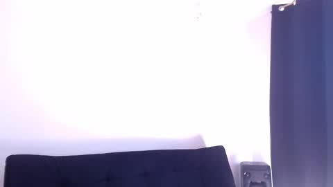 Snapshot of anniewine__ chatting on December 2025 06:46:02 PM ANNIE WINE online show from December 2025 06:46:02 PM