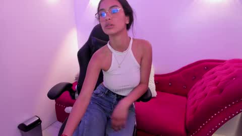 Snapshot of anniie_evans1 chatting on January 2025 08:32:01 PM Annie Evans online show from January 2025 08:32:01 PM